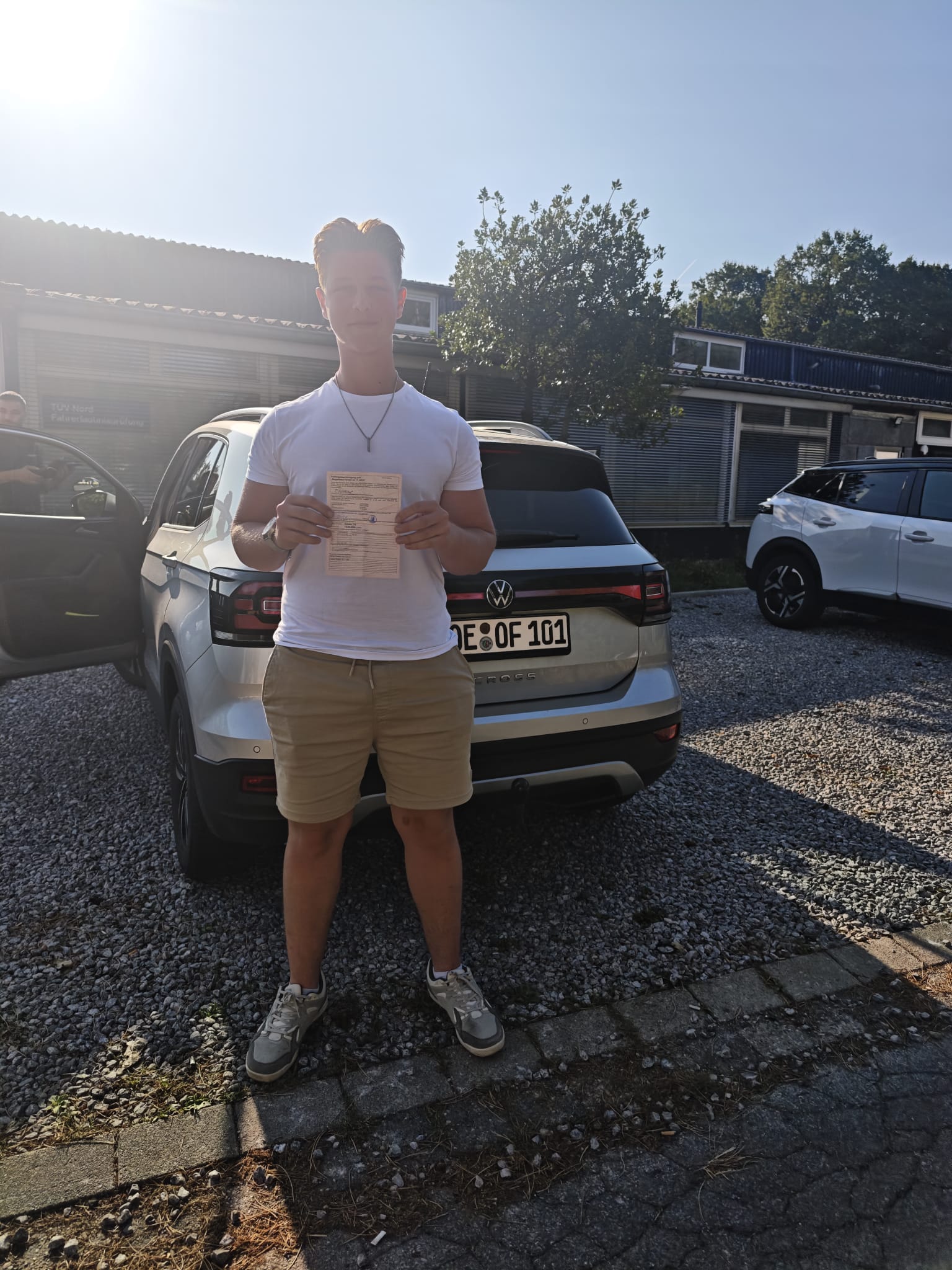 Till nach der bestandenen Prüfung bei Örni’s Fahrschule